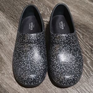 CROCS Women's Neria Slip-on Shoe Non-marking Slip-resistant Size 5, Black